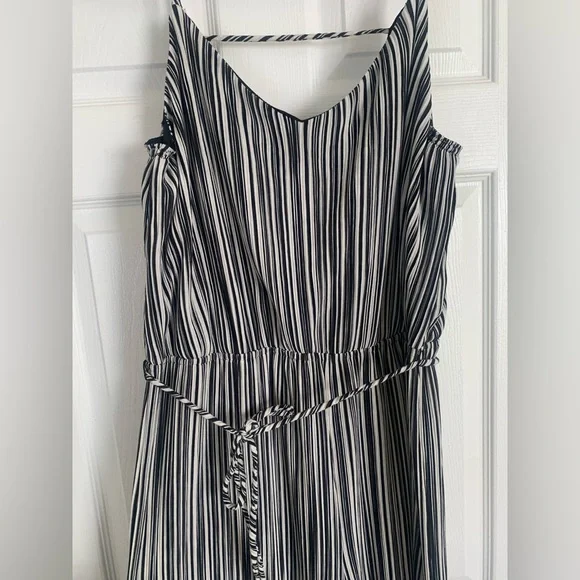 LAST CHANCE Textured Stripe Jumpsuit - Picture 1 of 8